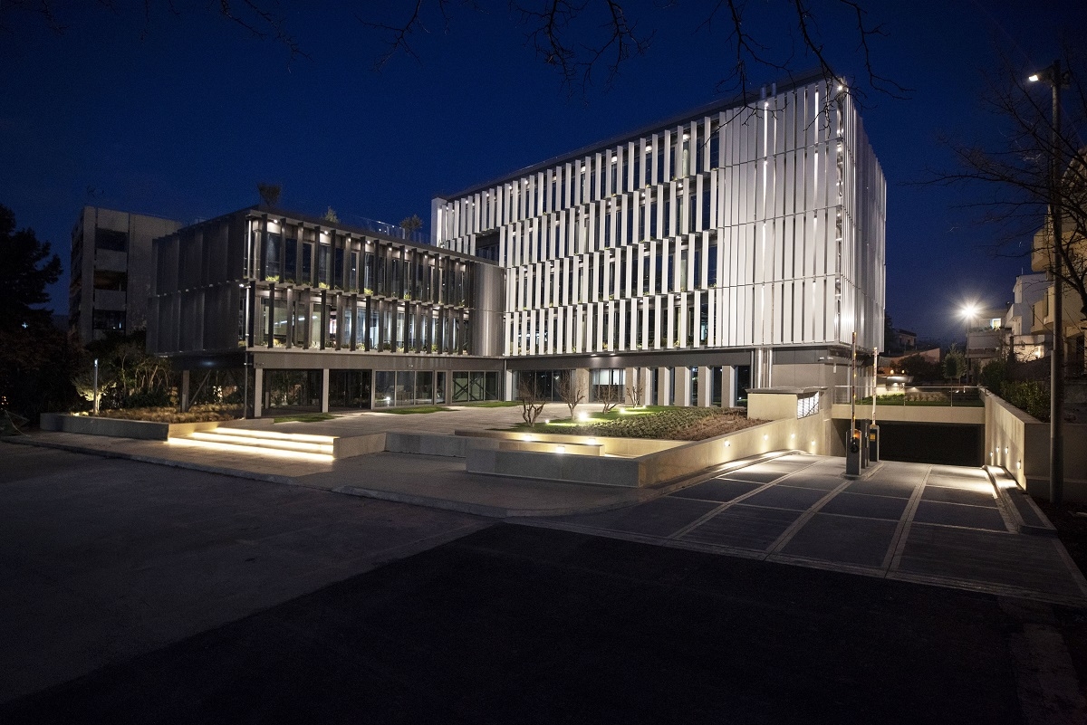 Το σύγχρονο κτίριο γραφείων της Noval στο Χαλάνδρι - Φωτό: Redex