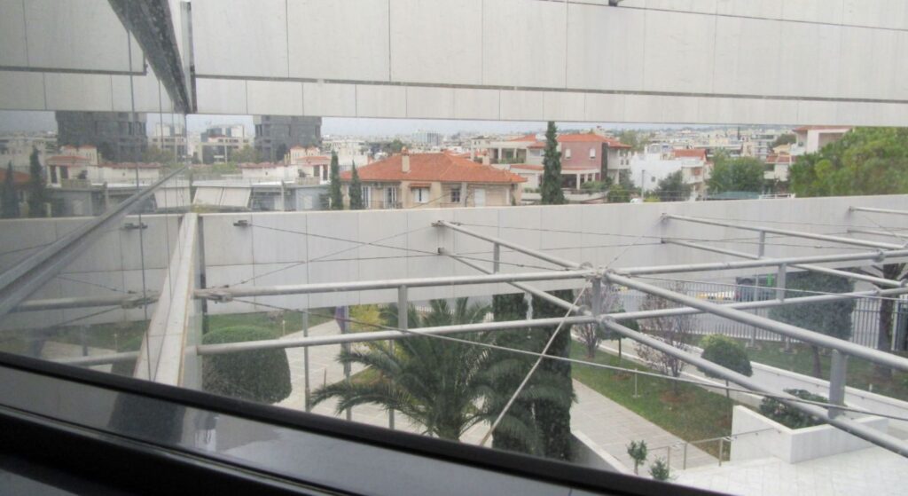 Το κτίριο που στεγάζει την Fourlis και την Bayer Hellas στο Μαρούσι - Πηγή: e-auction