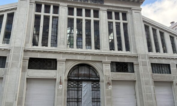 Το κτίριο της Αγοράς Μοδιάνο στη Θεσσαλονίκη - Πηγή: Bizness.gr