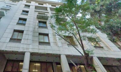 Το κτίριο γραφείων στην οδό Καραγεώργη Σερβίας 8 στην Αθήνα - Πηγή: Google Maps
