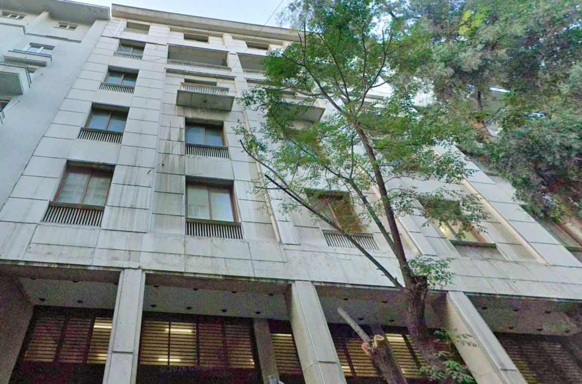 Το κτίριο γραφείων στην οδό Καραγεώργη Σερβίας 8 στην Αθήνα - Πηγή: Google Maps